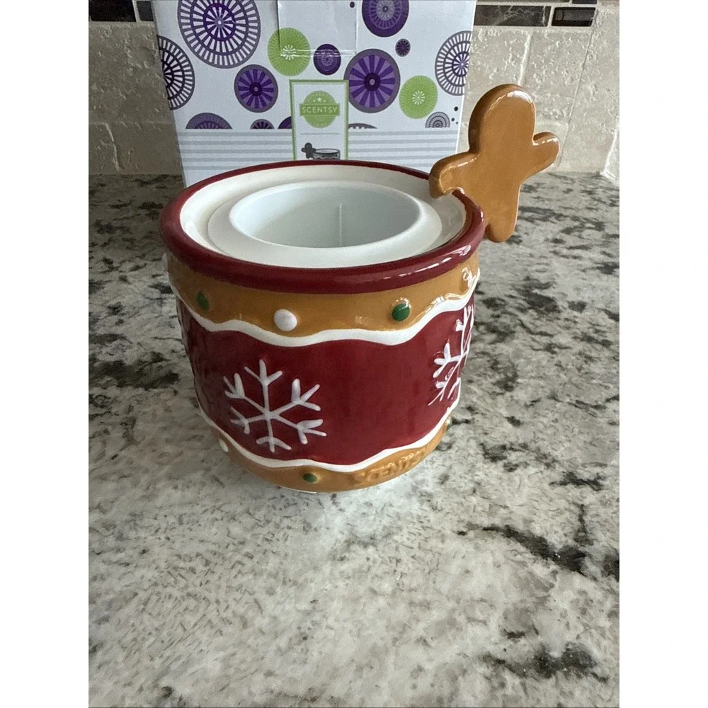 SCENTSY Gingerbread Man  Tabletop Fan Diffuser Excellent Condition